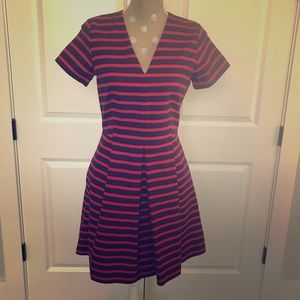 Gap Pleated Short Sleeve Dress